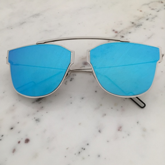 🆑 "Camilla" Sunglasses || Silver & Light Blue - Picture 2 of 9